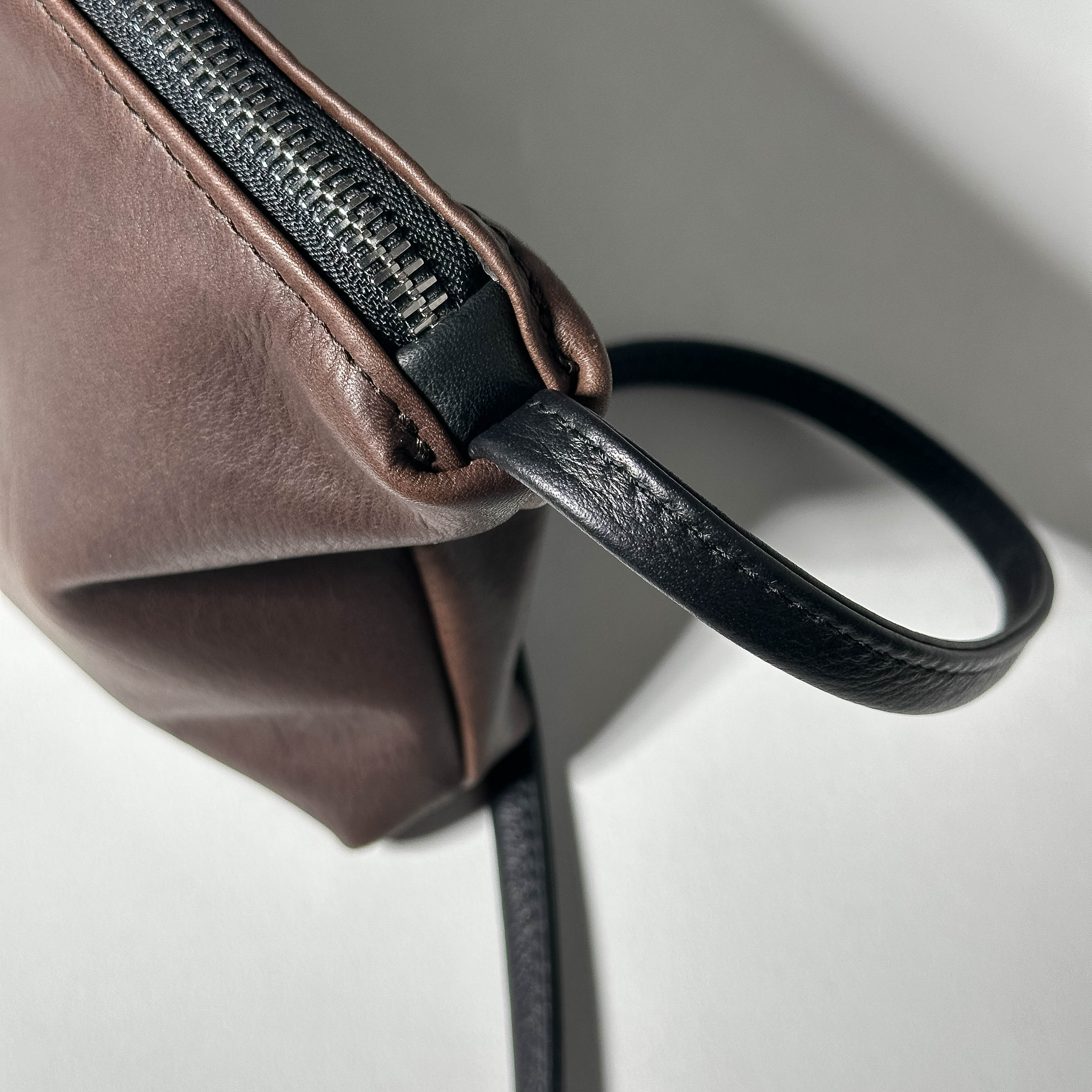 Schultertasche Palermo S aus Olivenleder