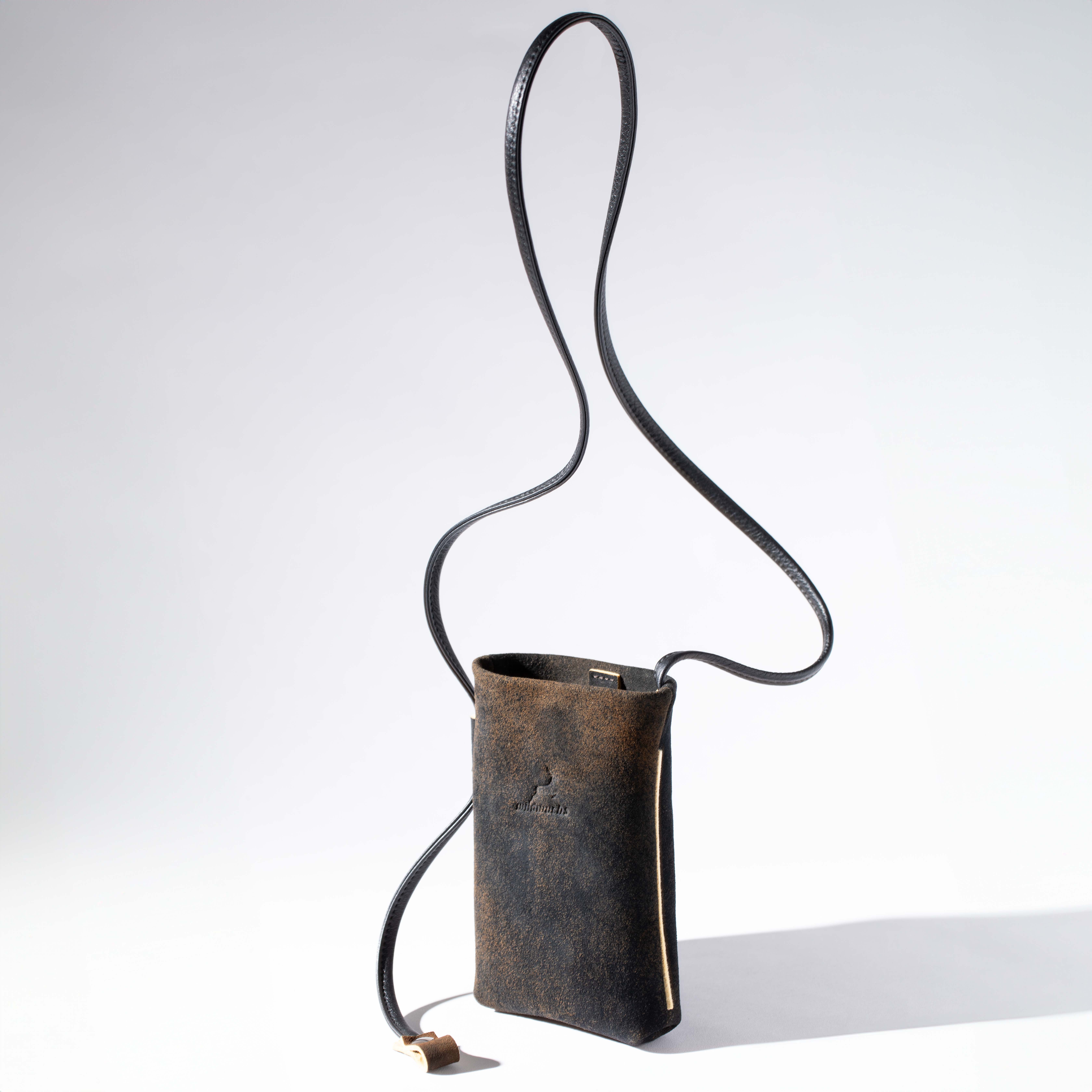 davos-d31-h02-hirschleder-braunschwarz-kleine tasche-ackermann-leder