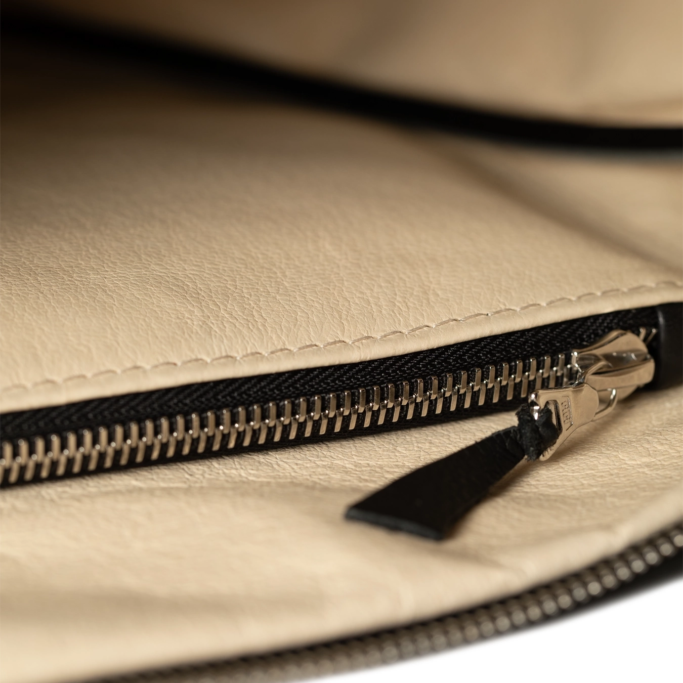 Beuteltasche Dallas L aus Softnappa