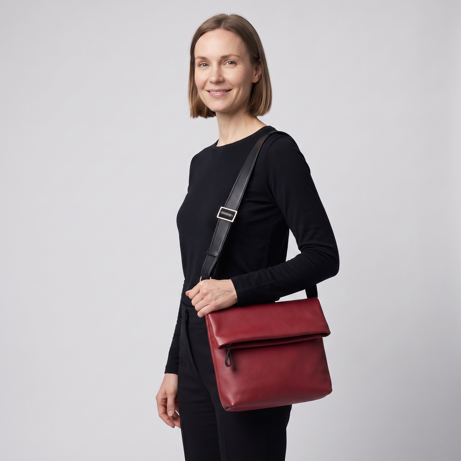 London L crossbody bag made of soft nappa leather