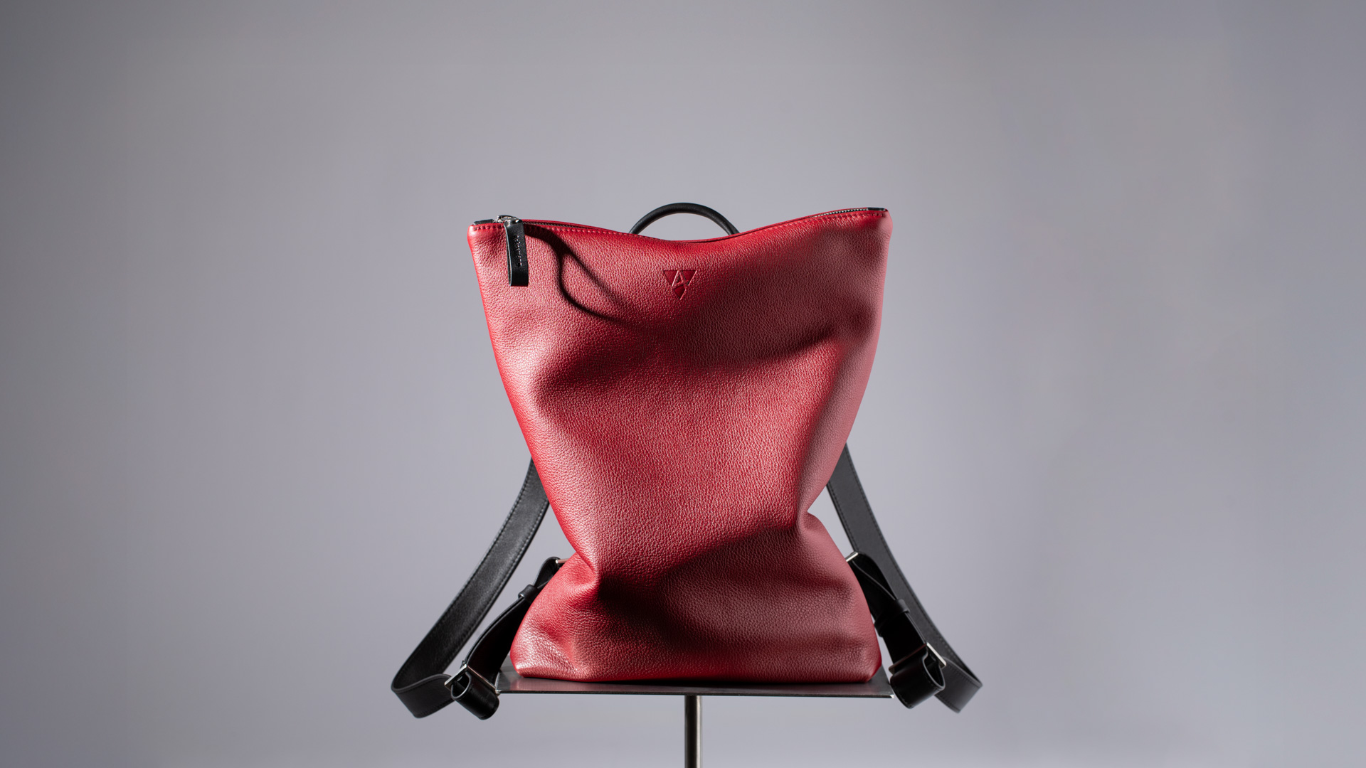 rucksack-garda-v26r-l21-lederrucksack-softnappa-rot-ackermann-leder-16-9