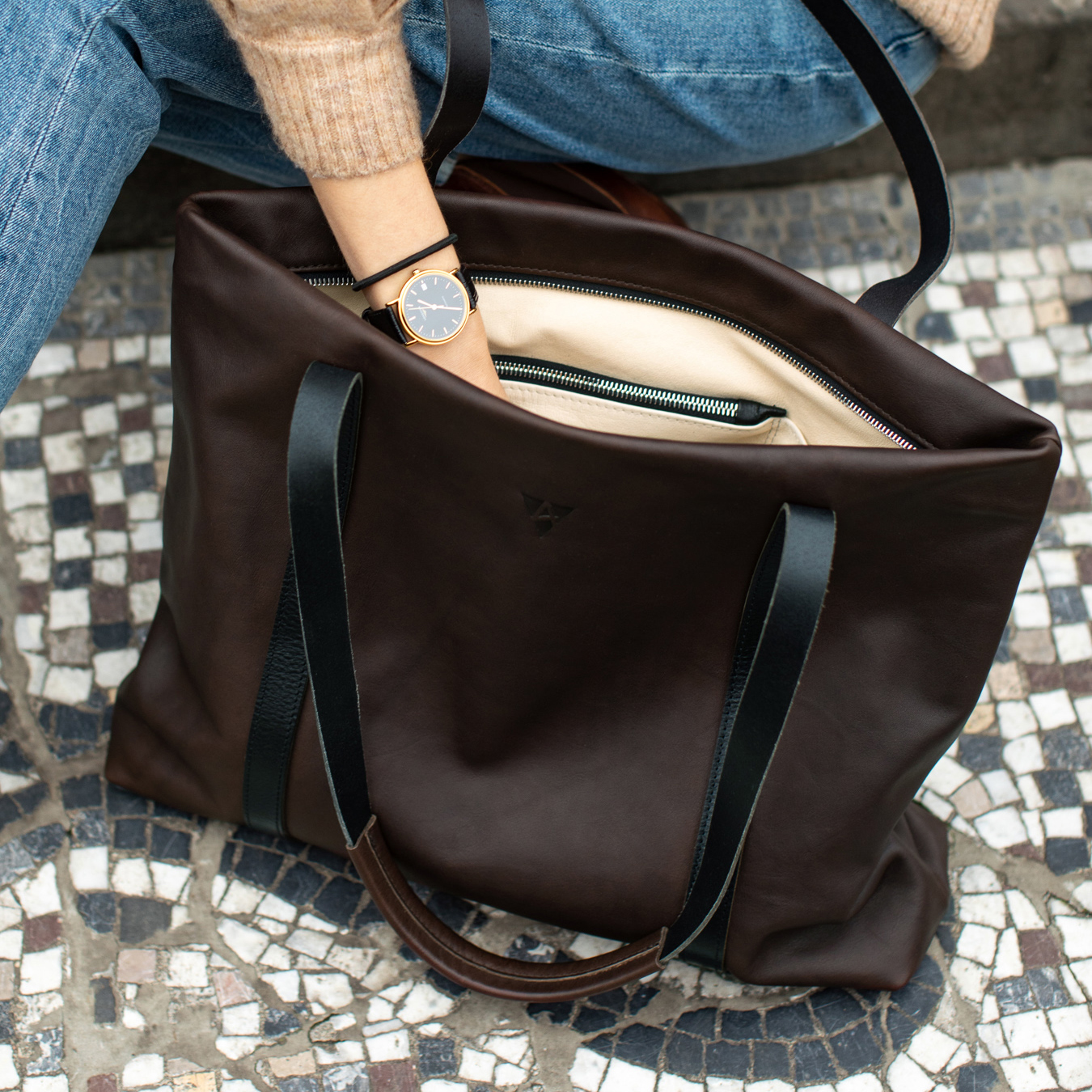 Shoulder bag Delhi made of Olivenleder®