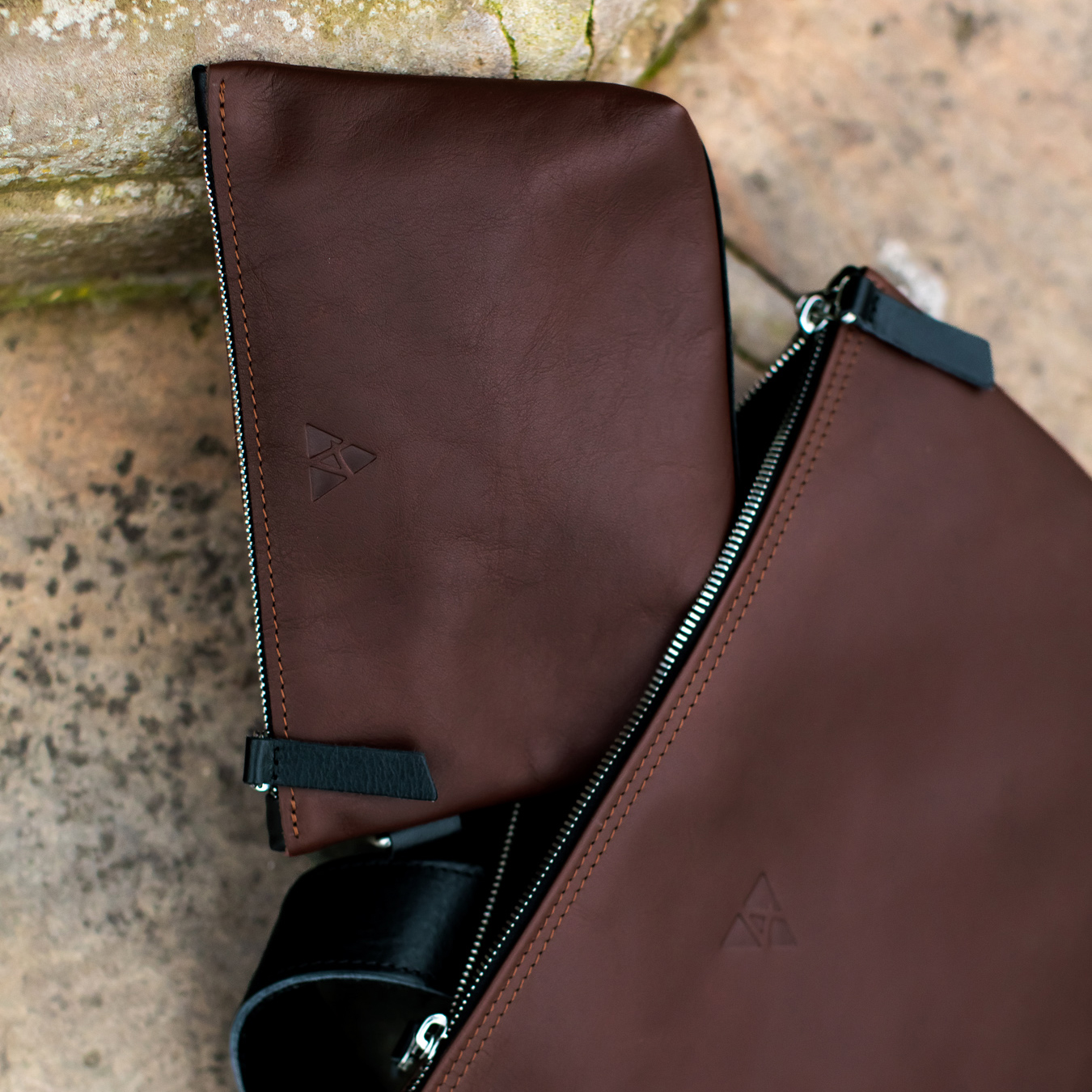 Equipment case Dhaka made of olive leather