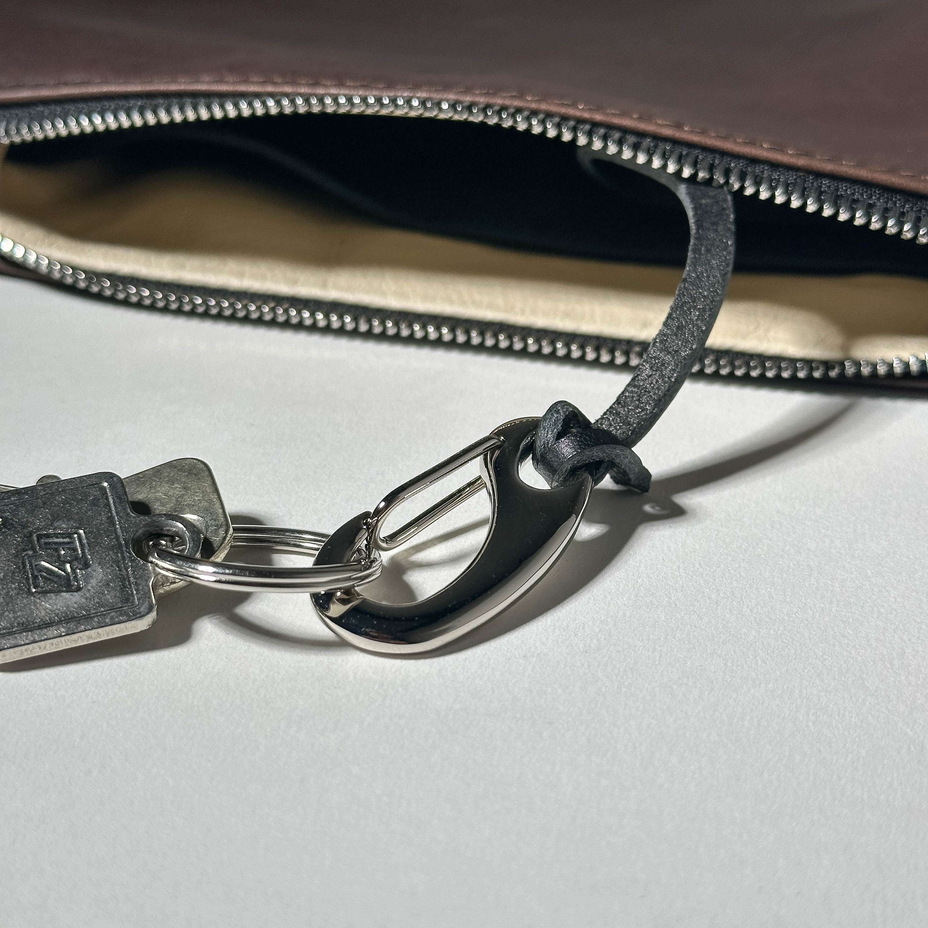 Schultertasche Palermo S aus Olivenleder