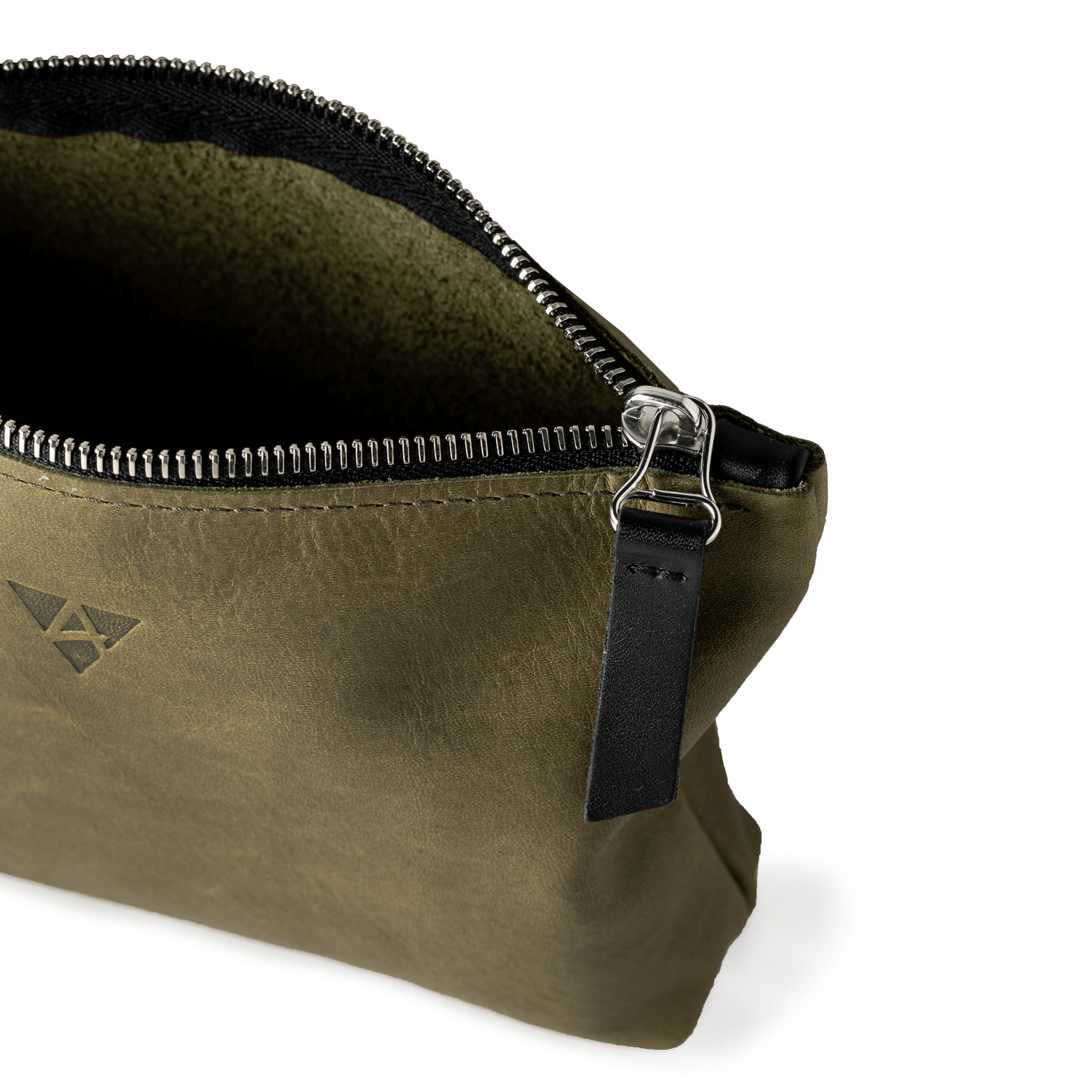 Equipment case Dhaka made of olive leather