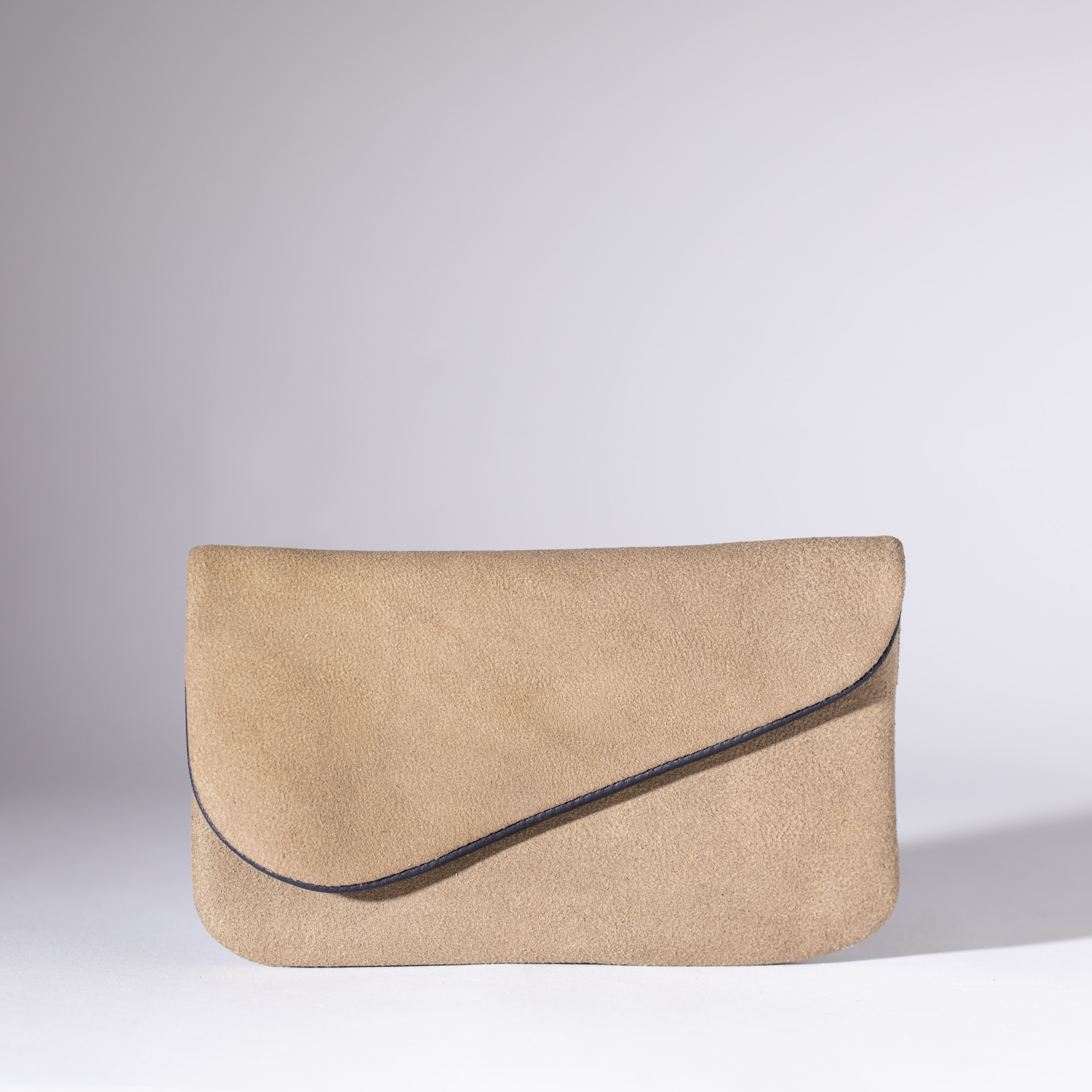 Pago XL wallet made from deerskin