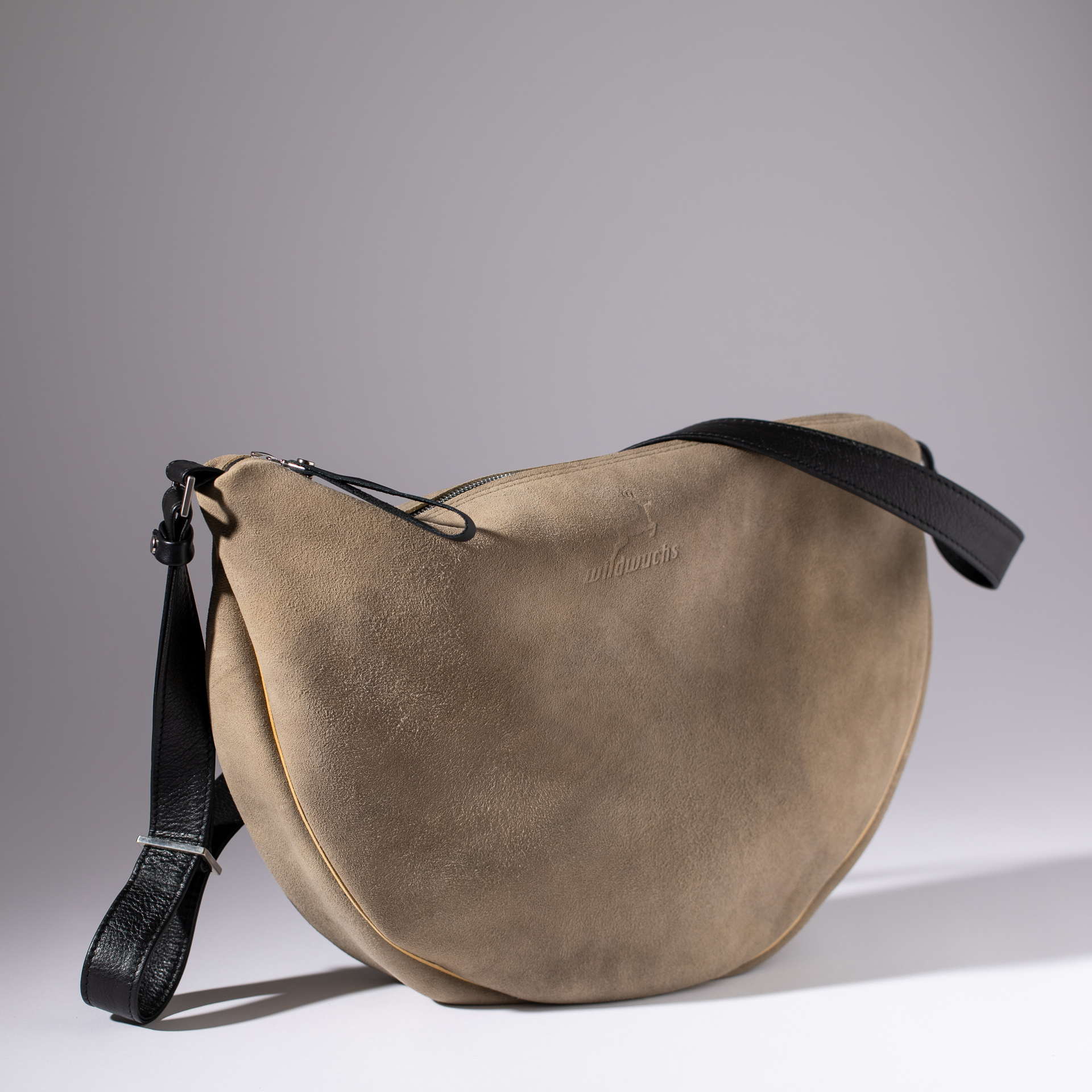 bucket bag Dallas M made of deer leather