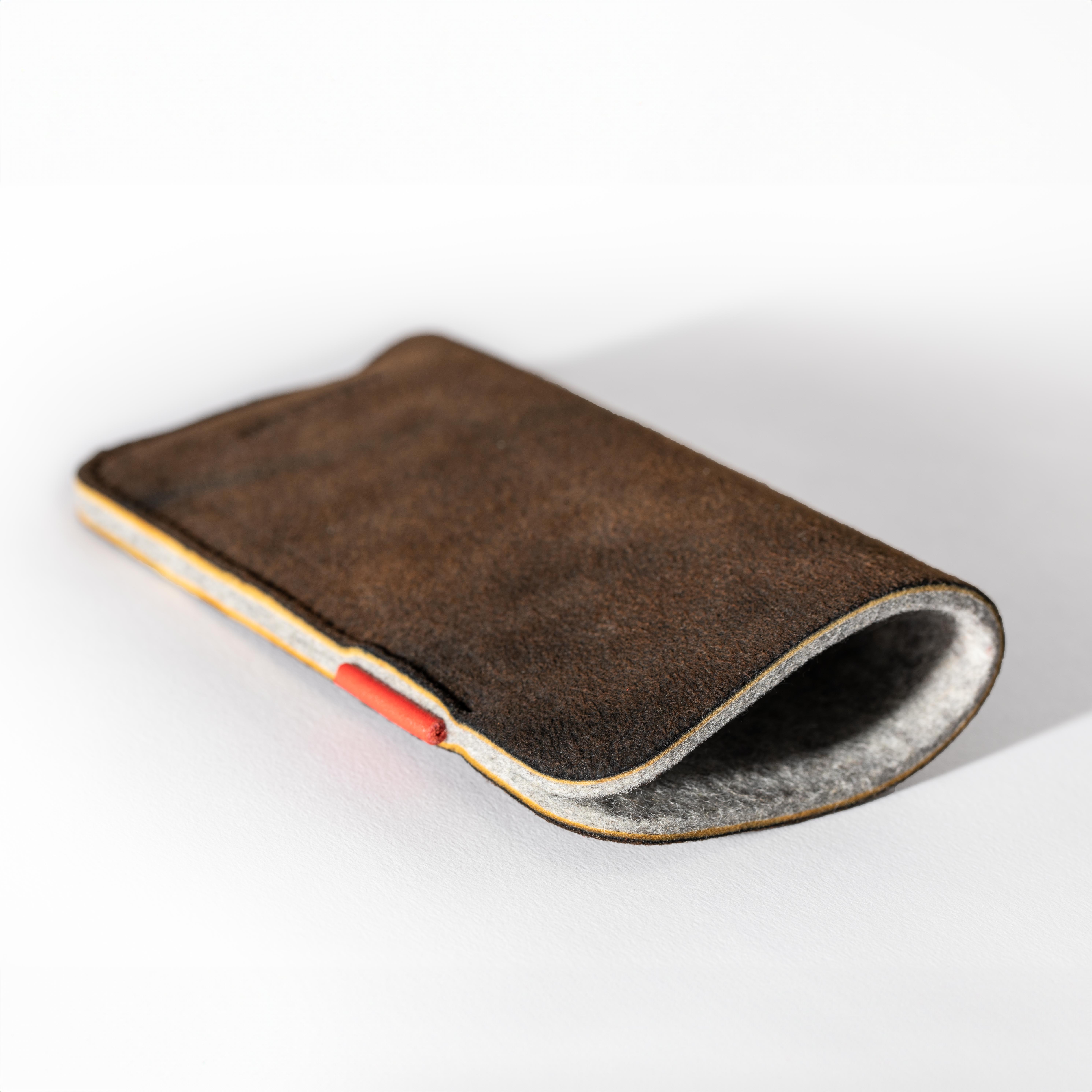 Protect iPhone Etui made from deerskin