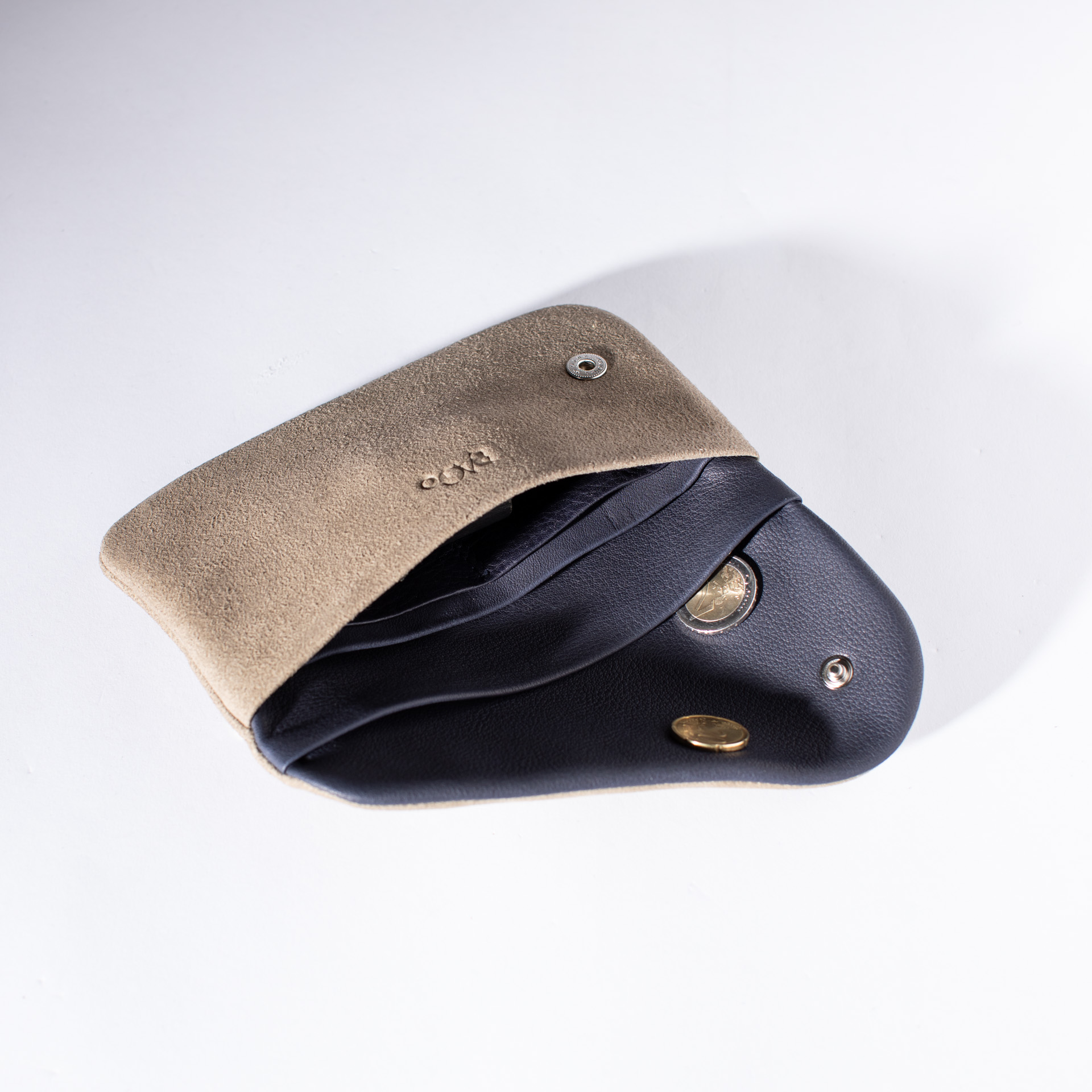Pago XL wallet made from deerskin