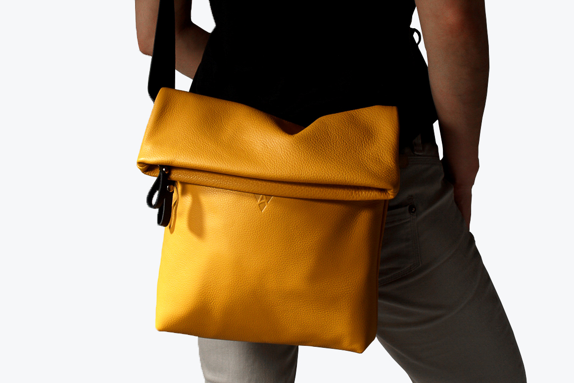 V04-gelb-softnappa-einzelanfertigung-ledertasche-ueberschlagtasche