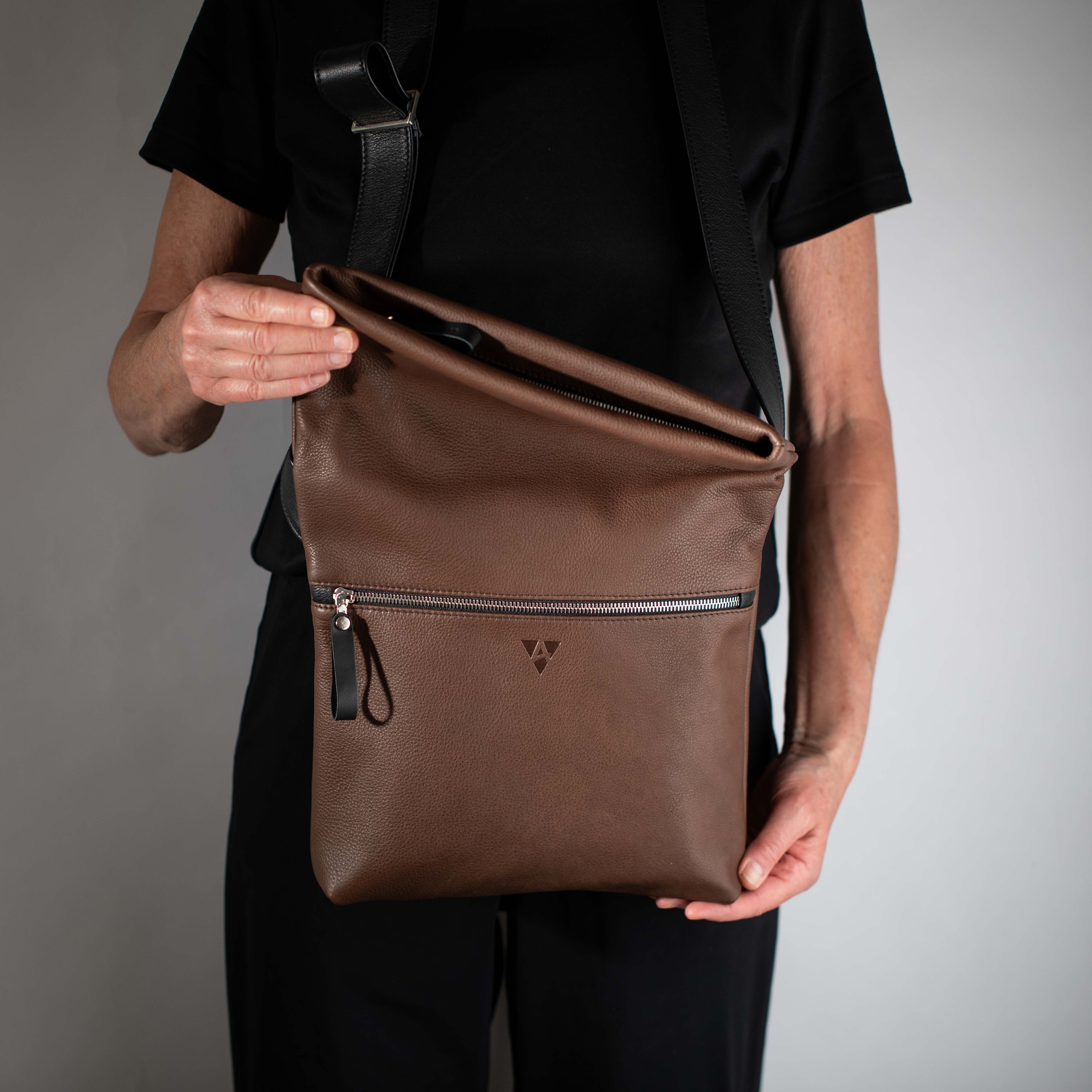 Überschlagtasche  London M aus Softnappa