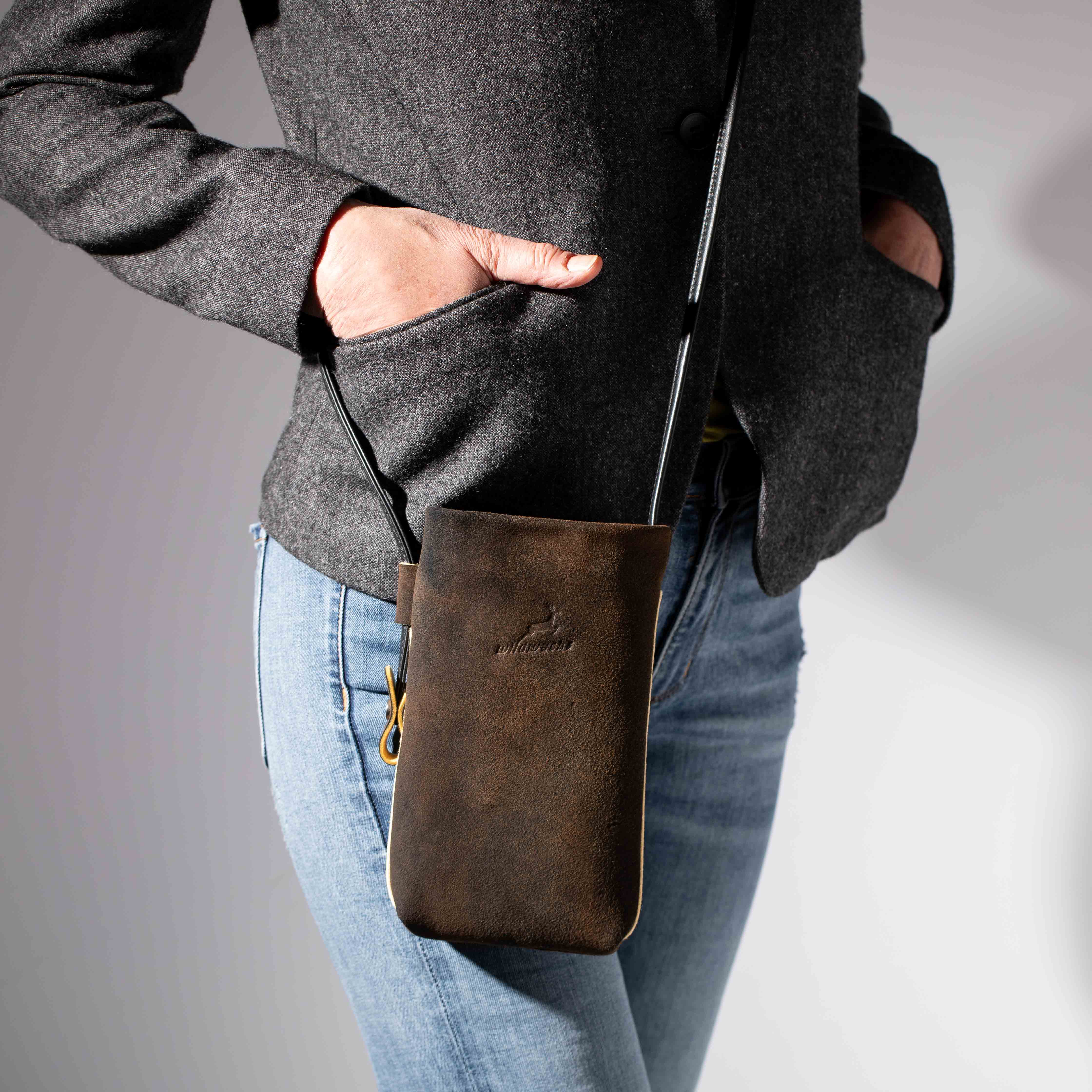 Crossbody Bag Davos made of Deer Leather with an Infinitely adjustable strap