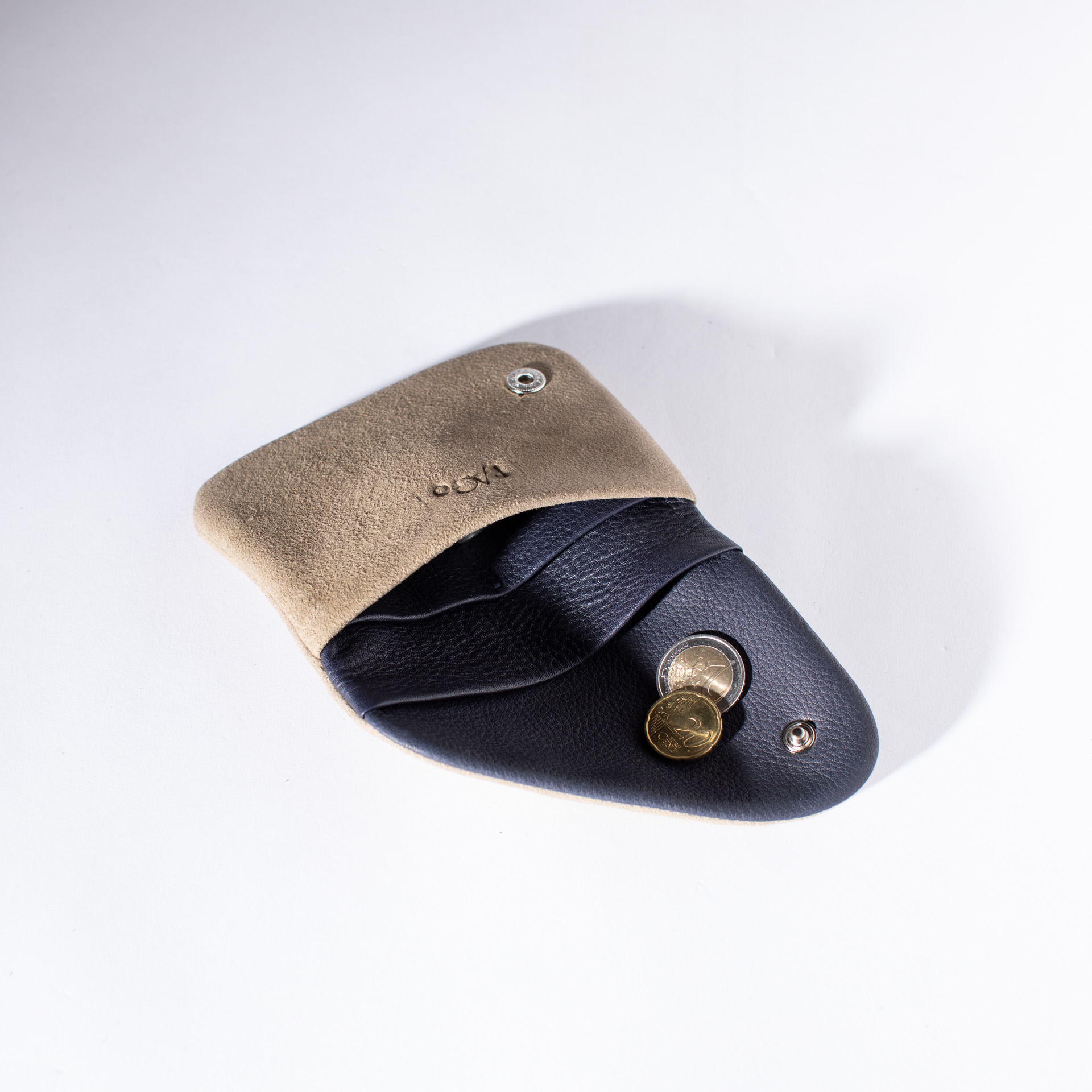 Pago L wallet made from deerskin