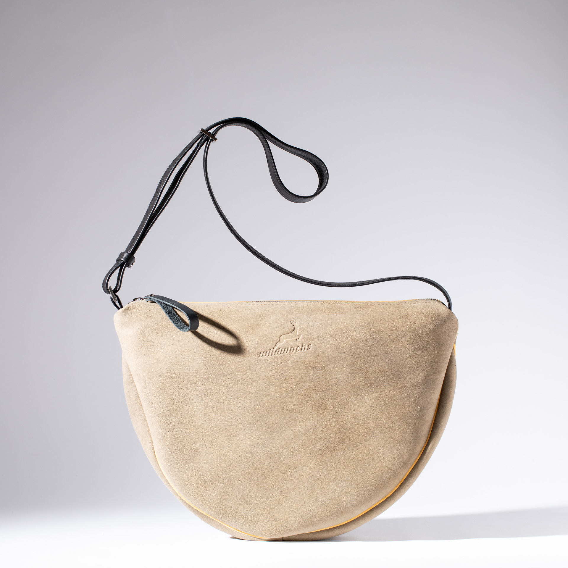 bucket bag Dallas M made of deer leather