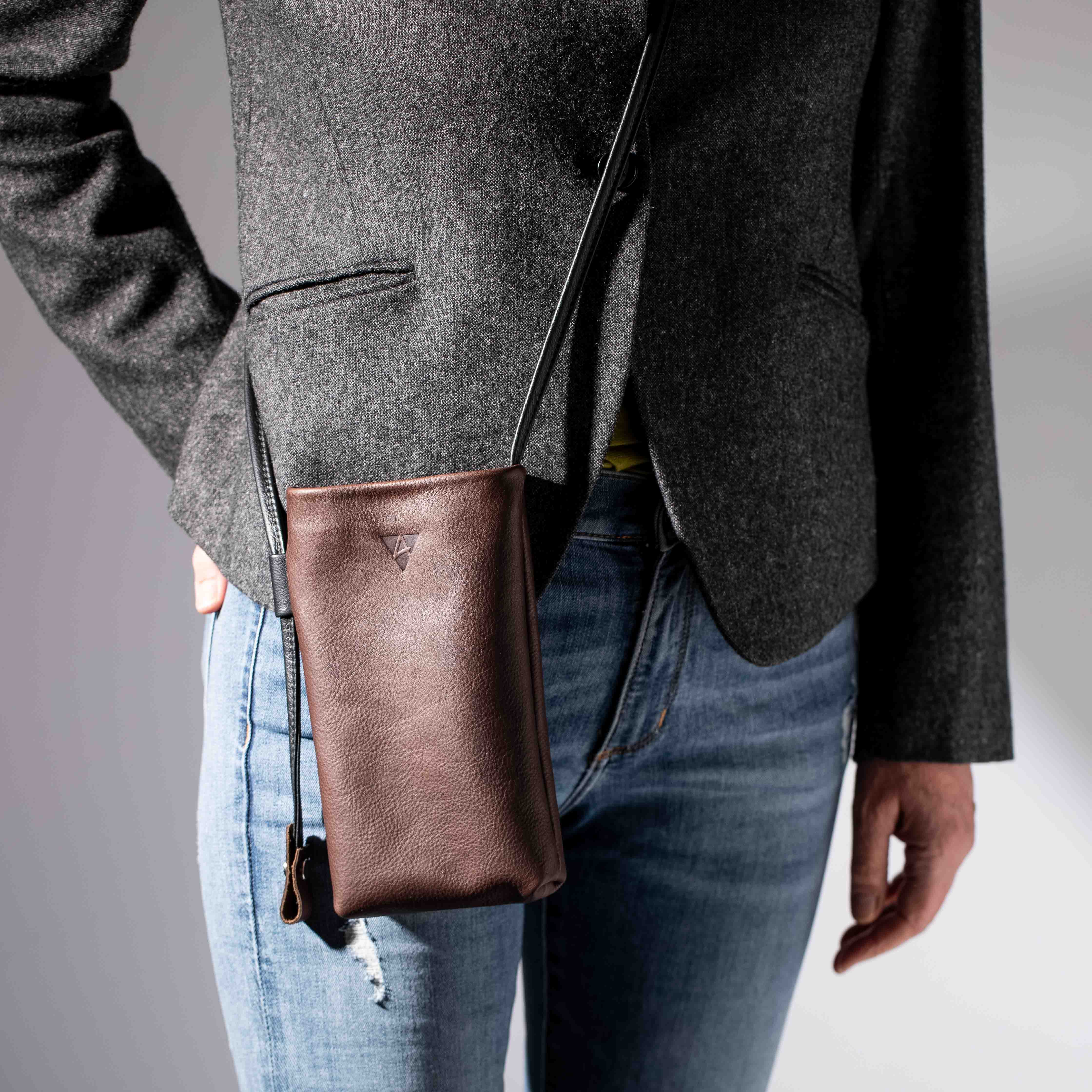 Shoulder bag Davos in olive leather