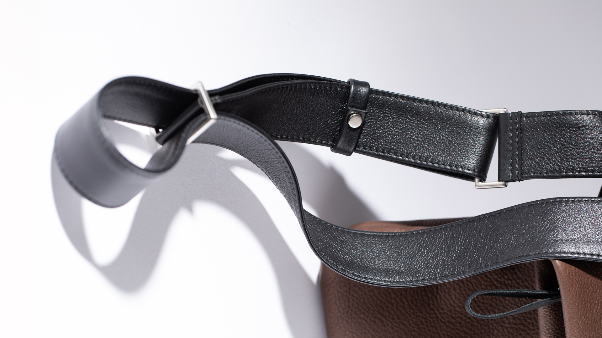 riemen-lederriemen-stufenlos verstellbar-4cm-softnappa-schwarz-ackermann-leder