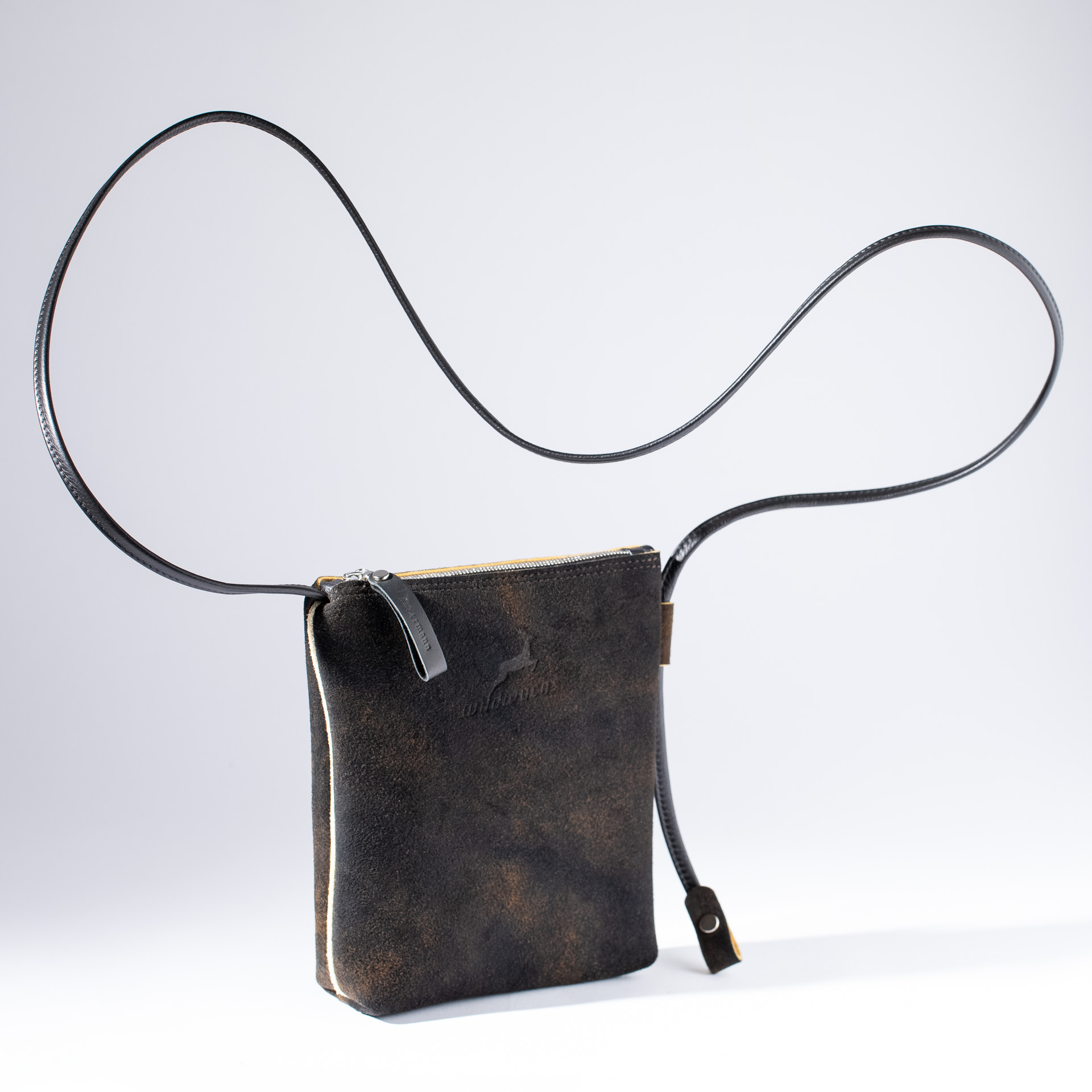 Palermo shoulder bag in deer leather with continuously adjustable strap