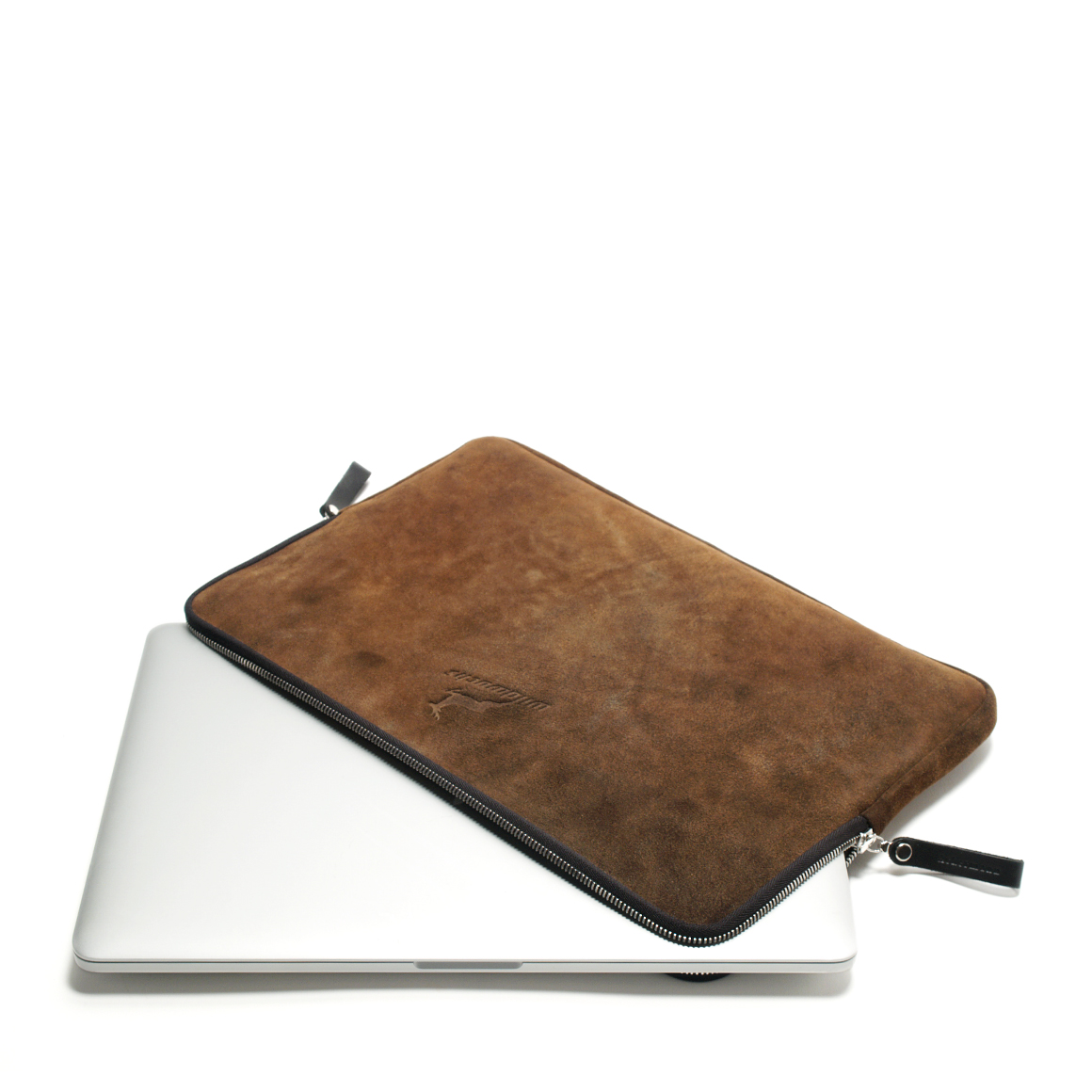 Protect MacBook zippered case made of deerskin